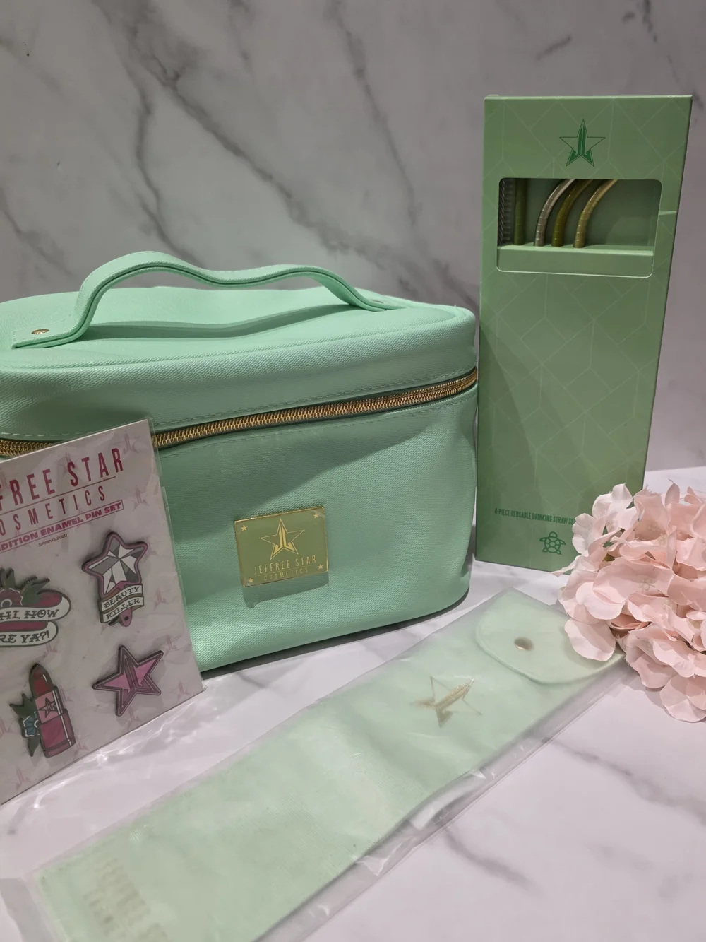 Jeffree Star - Mint Green Cosmetic Travel Case with Accessories